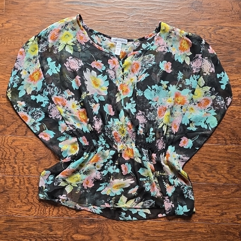 Ambiance Apparel Blouse w/ flutter Sleeves Medium